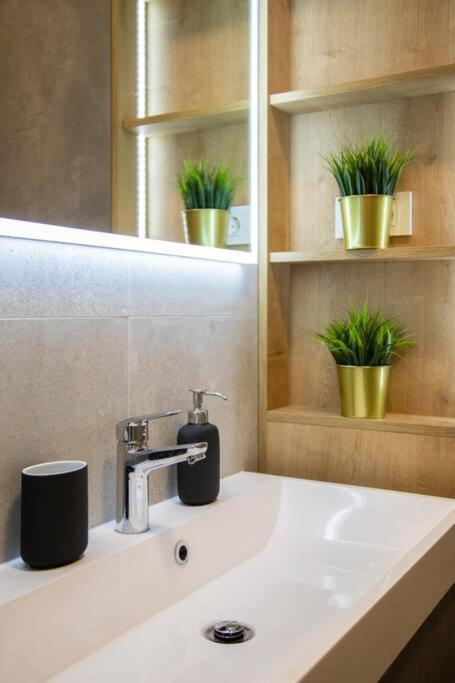 Flat4Us#Cozy#Freeparking#5People Apartman Zágráb Kültér fotó