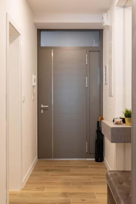 Flat4Us#Cozy#Freeparking#5People Apartman Zágráb Kültér fotó